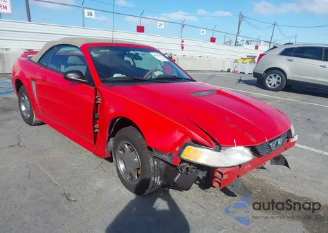 2000 Ford Mustang z USA, uszkodzony, nr VIN 1FAFP4444YF170869